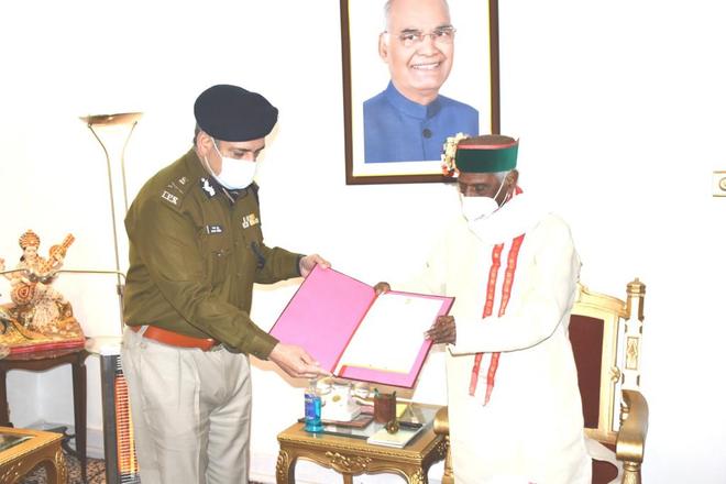 Himachal Governor lauds DGP for curbing crime against women, kids