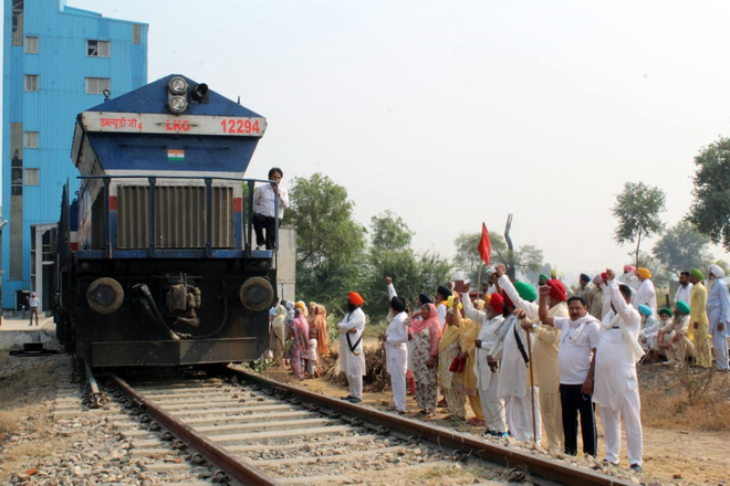 Farmer unions in Punjab may change tack on 'rail roko', to decide today