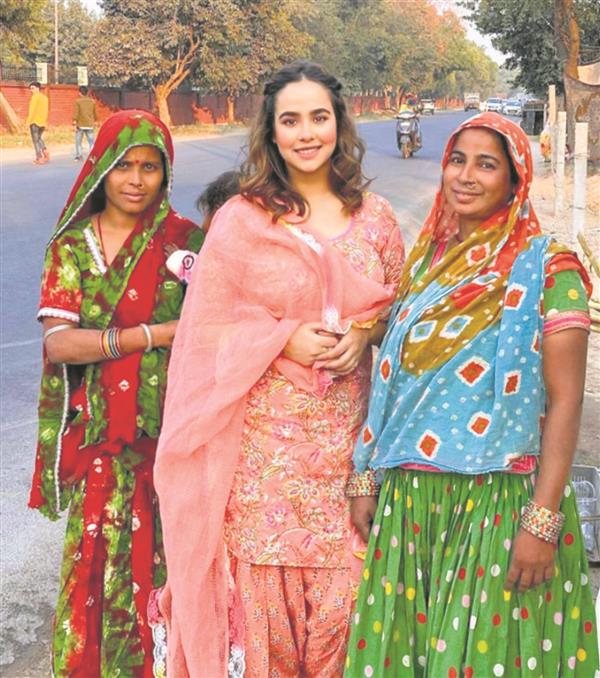 600px x 678px - Sunanda Sharma extends a helping hand to street vendors : The Tribune India