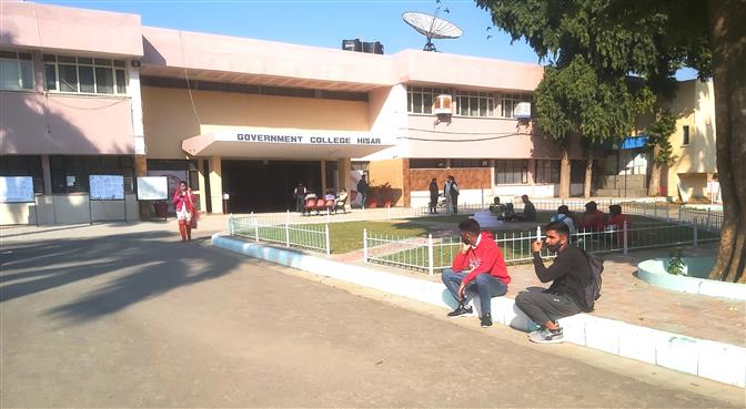 Covid norms go for a toss at Hisar college