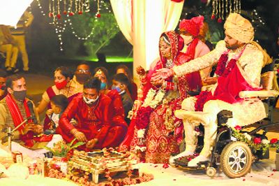 Disability no bar for these lovebirds, tie knot