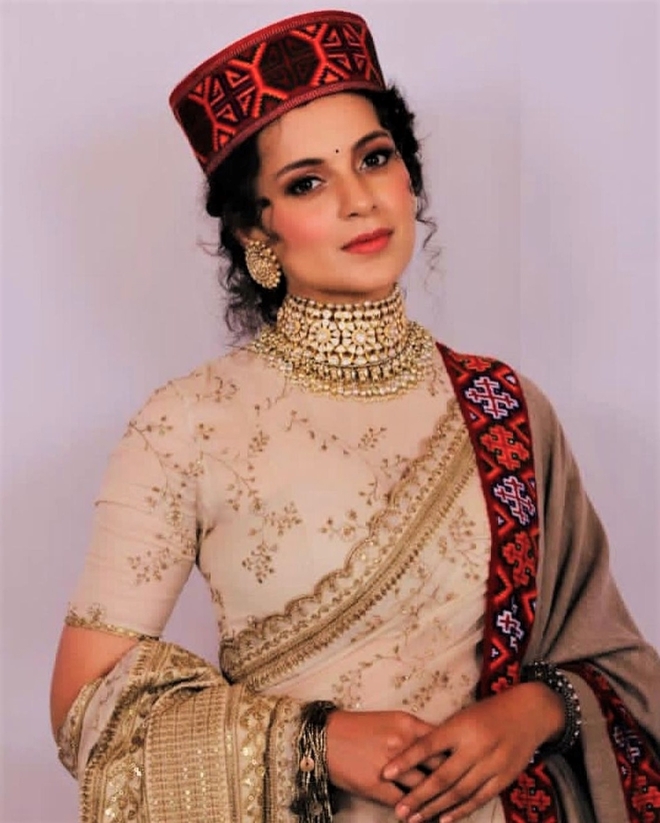 Kangana Ranaut Wears Saree With A Himachali Cap For Her Brother S Wedding Reception