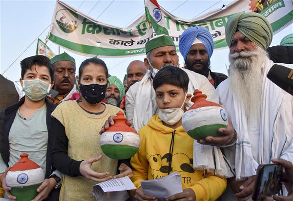 'They are fighting for our future': Kids donate money from ‘gullaks’ to protesting farmers