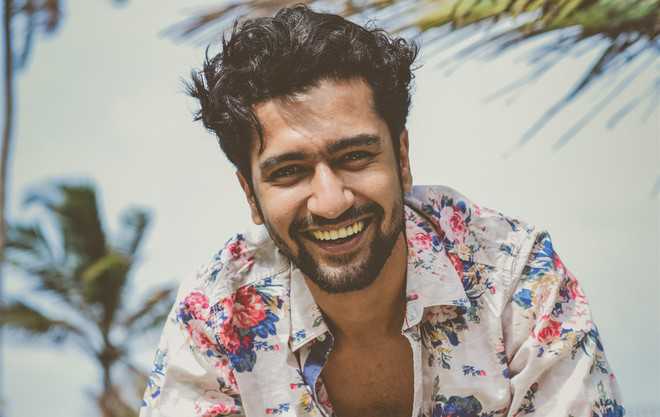 Vicky Kaushal celebrates last working day of 2020 with all-smiles selfie
