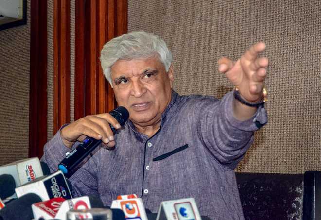 Javed Akhtar submits statement in defamation plaint against Kangana Ranaut