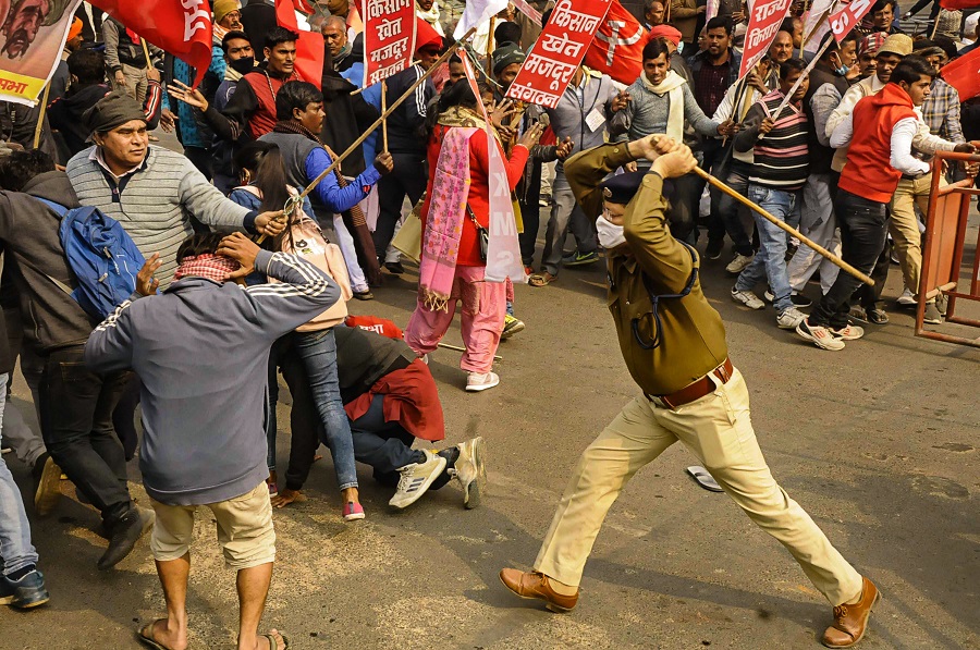 Anti-farm law demonstration lathicharged in Patna, several injured