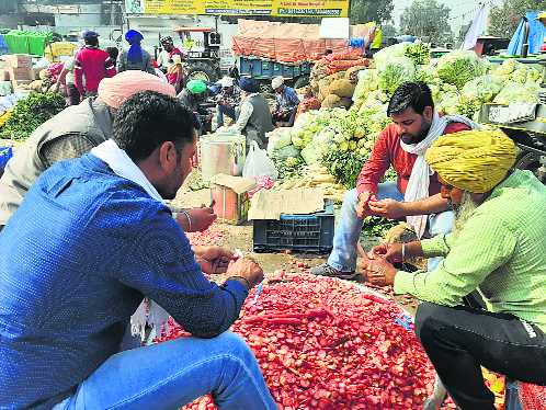 Singhu border turns melting pot, farmers ready for the long haul
