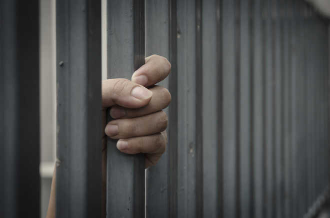 2 women inmates create ruckus in jail