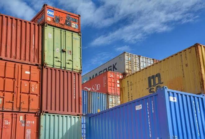 Shipping container shortage to hit output, parts supply, fear automakers
