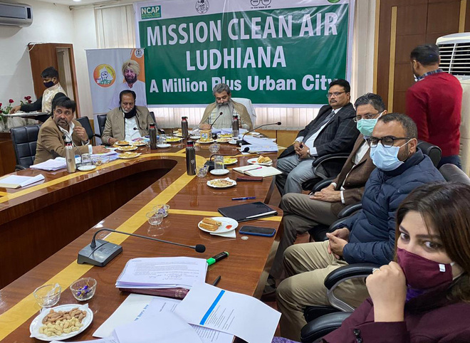 Minister, civic body officials discuss steps to improve air quality in Ludhiana