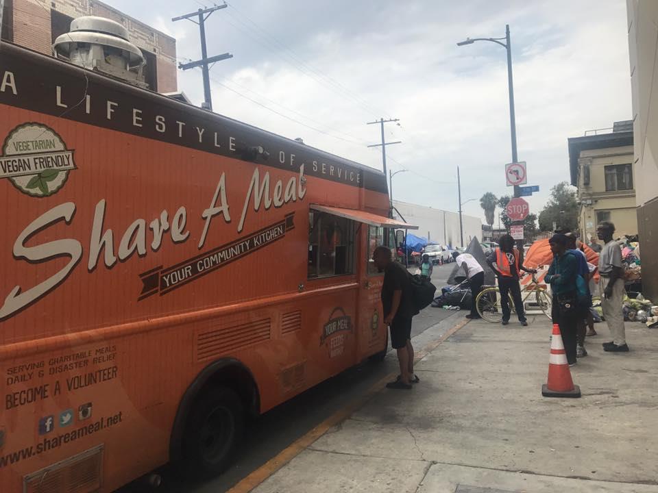 Sikh-American couple’s food truck feeds LA’s homeless