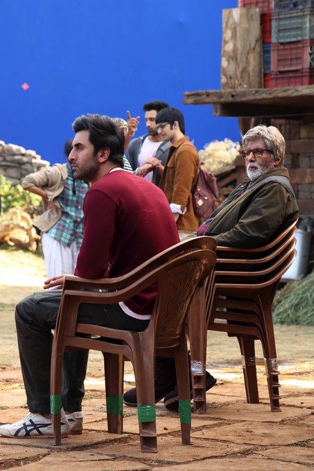 Amitabh Bachchan ‘needs 4 chairs to keep up with the enormous talent’ of Ranbir Kapoor