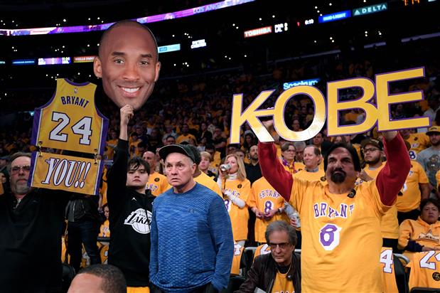 Lakers, fans salute Kobe Bryant in emotional return to Staples