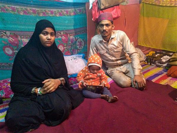 Infant dies after catching cold at Shaheen Bagh, mother to return for protest