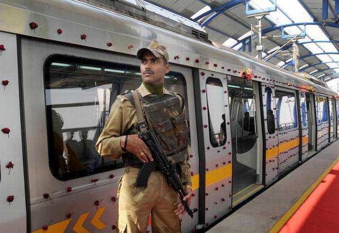 ‘Shoot the traitors’ slogans raised on Delhi Metro train, 6 detained