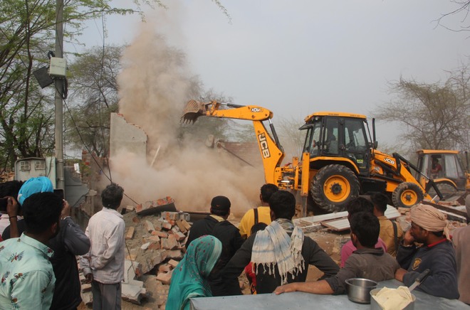 35 illegal houses razed in Dhobiana Basti