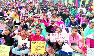 Punjabi University students protest against violence in Delhi