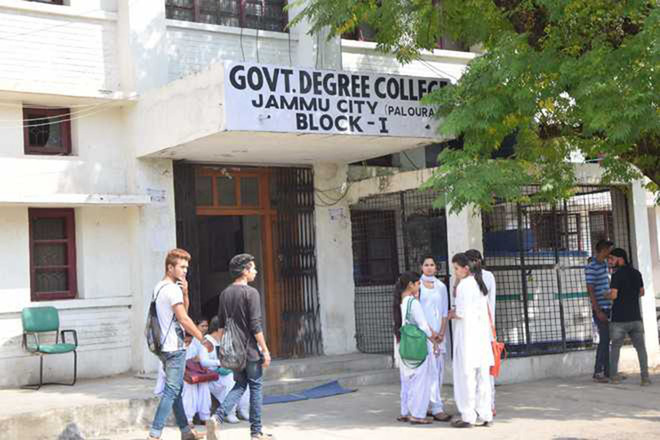 Norms issued for engaging teachers in colleges