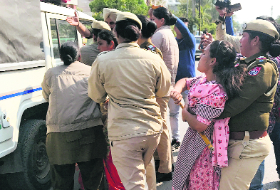 7 jobless teachers protesting outside CM’s house detained