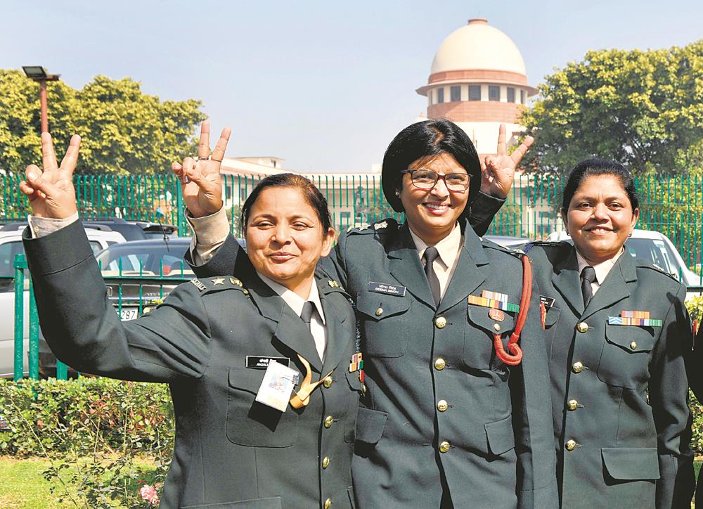SC okays command role for women