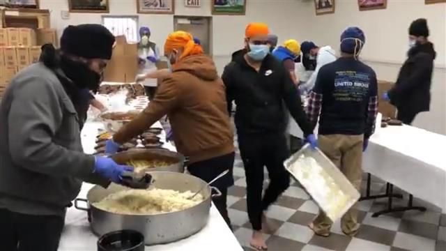 Sikh group in Canada opens food bank to tackle coronavirus-triggered shortage