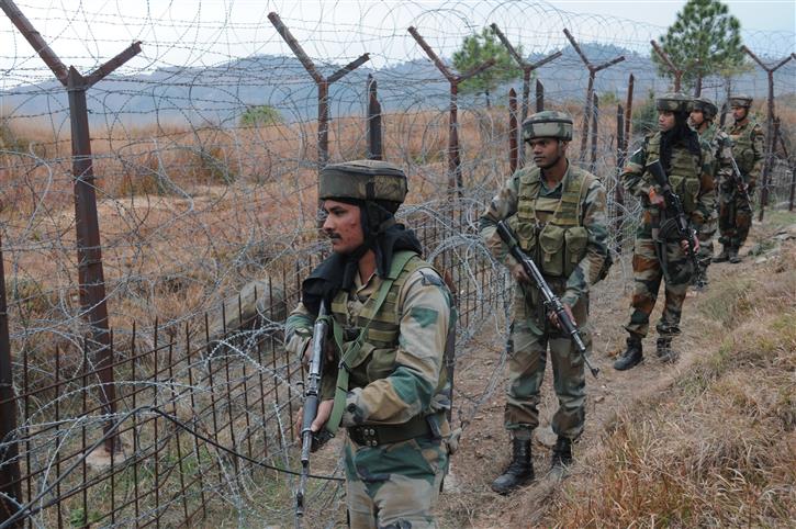 Pakistan Army shells forward areas along LoC in Poonch district