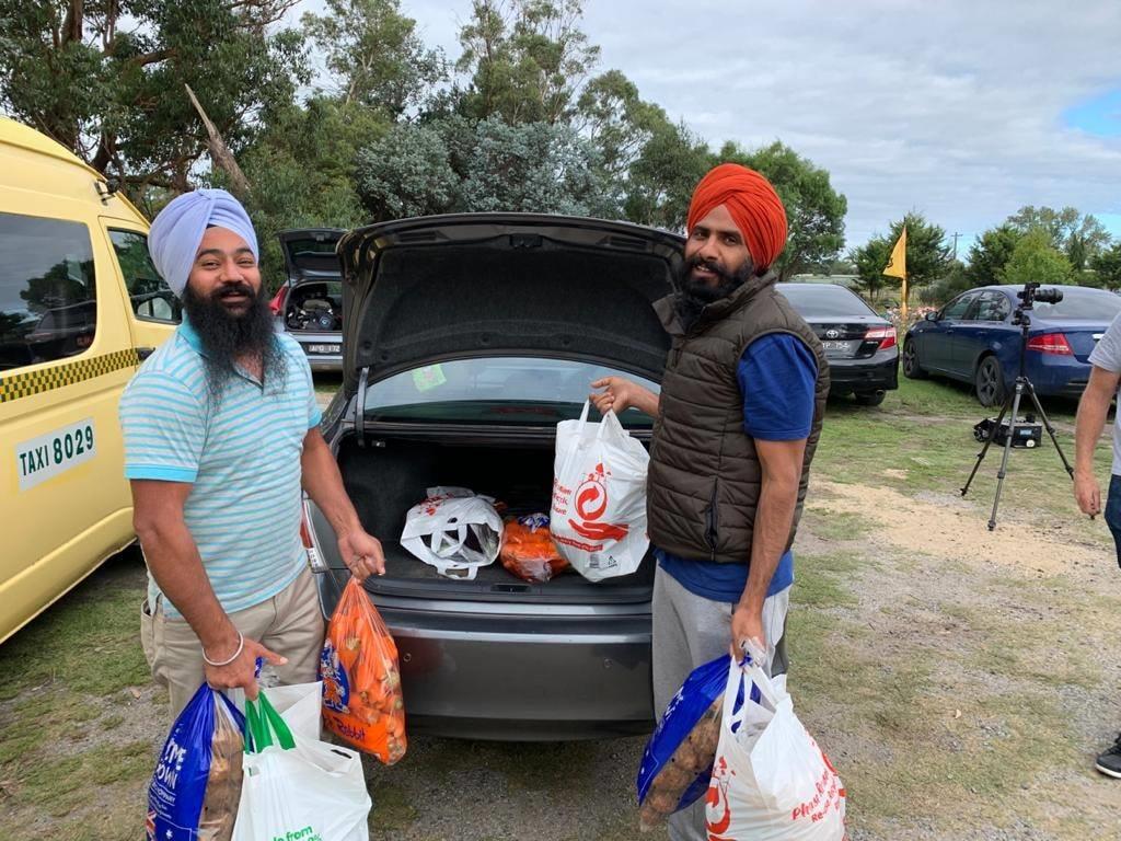 Sikhs around the world send meals to thousands of people in coronavirus isolation