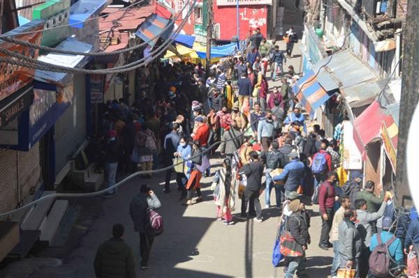 To ease supply of essentials, admn relaxes curfew norms