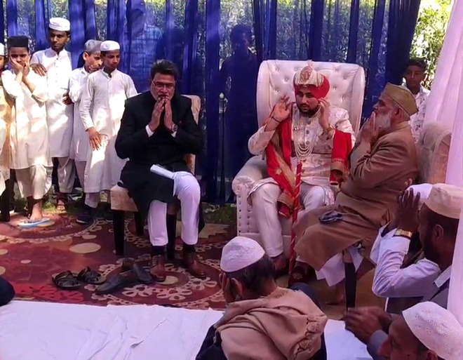 Acknowledging Sikhs' compassion, Muslim groom sports turban at his wedding