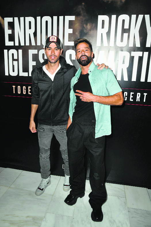 EXCLUSIVE!! Pop music superstar Enrique Iglesias takes to the waves and the  skies with a