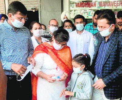 Everyone does not need to wear mask: Health Dept