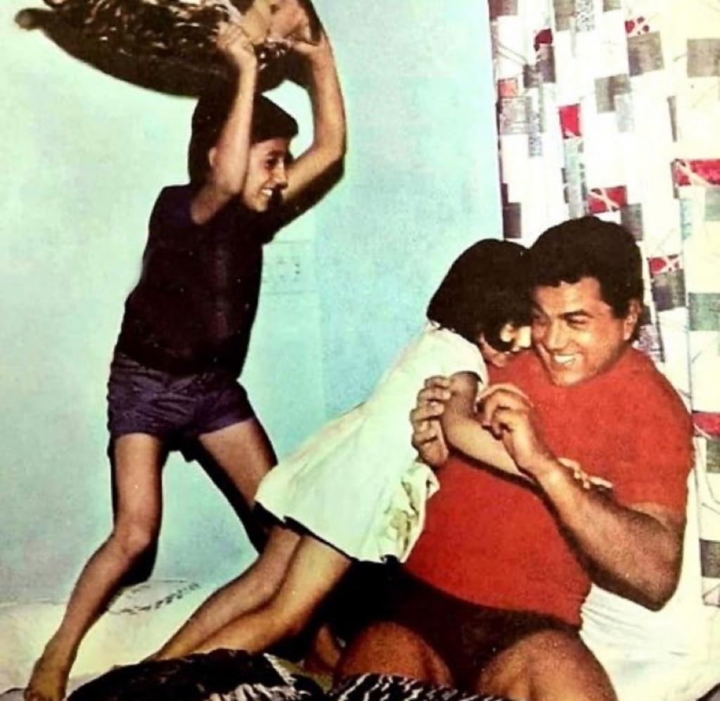 Sunny Deol has pillow fight with dad Dharmendra in throwback picture