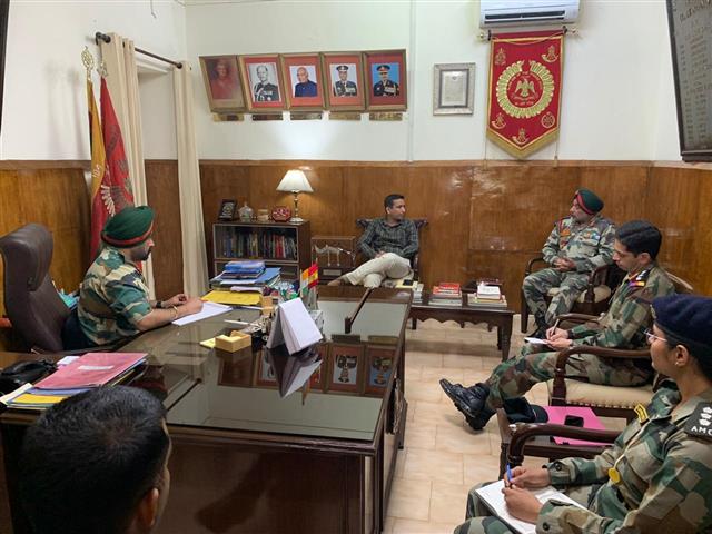 Sangrur DC meets Army officers, discusses the present situation