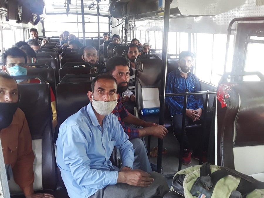 J-K labourers stuck in upper Shimla return with largely good memories