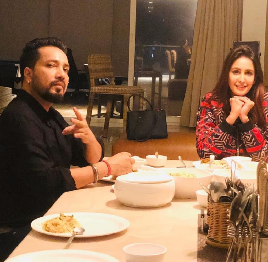 Mika Singh, Chahatt Khanna's romantic pictures spark dating rumours; have a look