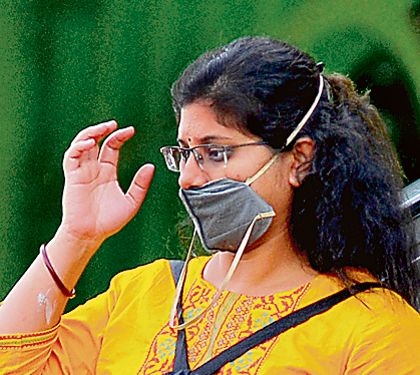 Government changes tack, says masks can stop spread
