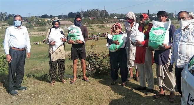 6 Gujjar families stuck on Himachal Pradesh border