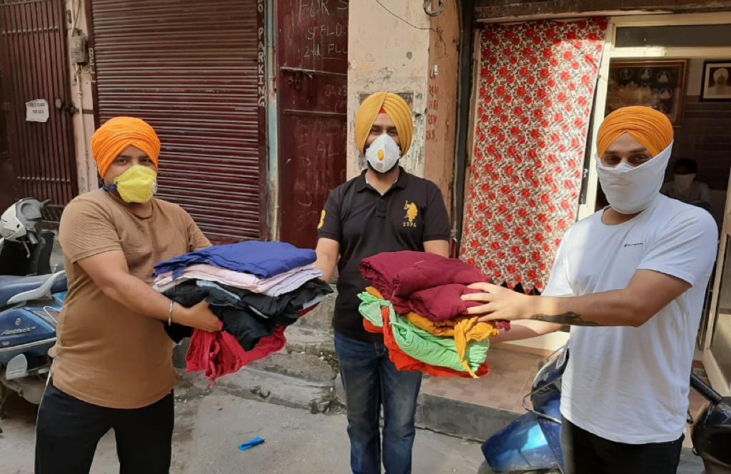 Sikhs turning turbans into life-saving facemasks