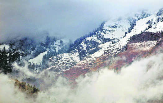 With Himalayas getting unusually higher snow in April, SASE extends avalanche warning period