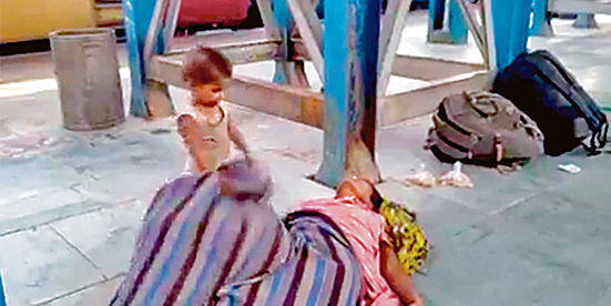 Toddler tries to wake up dead mother, video goes viral
