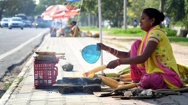 Roadside vendors on brink after two-month lockdown