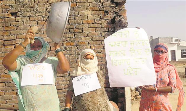 Workers protest govt’s ‘apathy’ on Labour Day