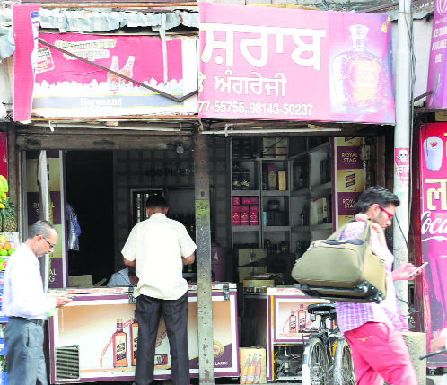 Liquor vends to open today; contractors firm on fee cut