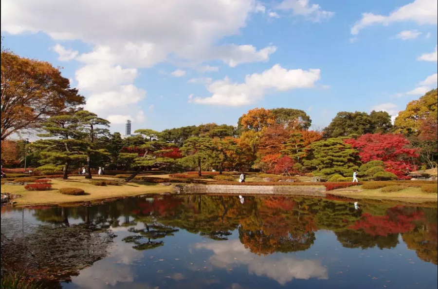 Japan's iconic Imperial Palace gardens reopen
