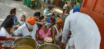'Langar on wheels' by Delhi Sikh community is dishing out thousands of meals