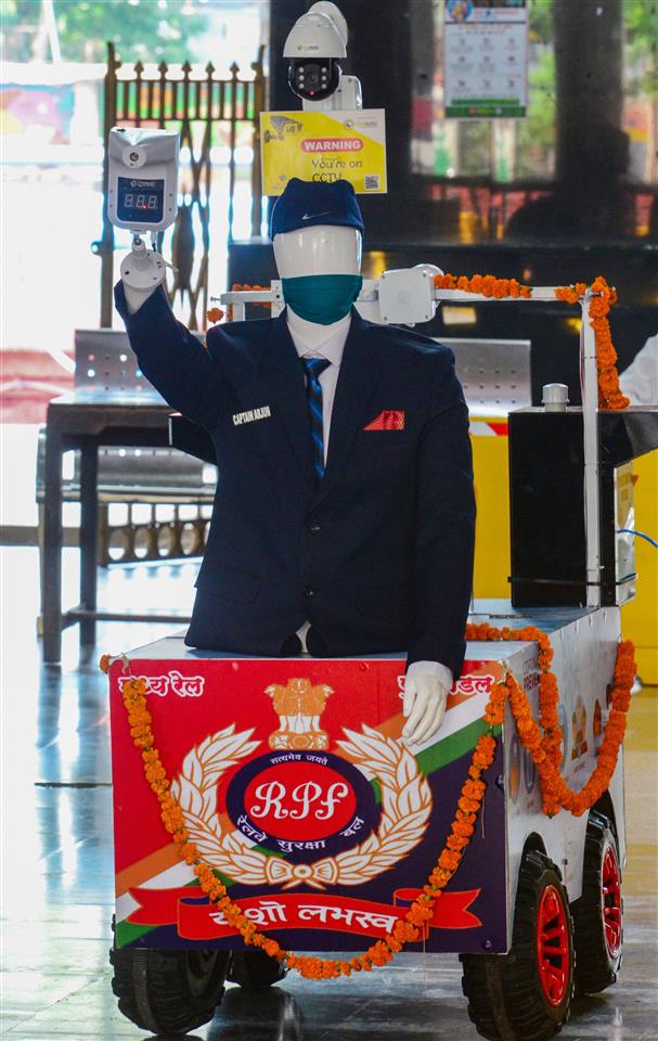 Robot ‘Capt Arjun’ scans passengers at Pune railway station