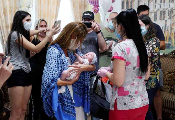 Foreigners allowed into Ukraine to get surrogate-born babies