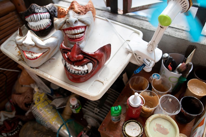 Filipino SFX artist seeks to ward off coronavirus with horror-inspired face masks