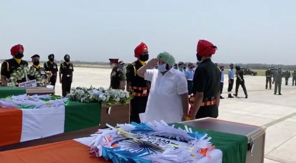 Punjab CM Amarinder Singh reaches Chandigarh Air Force station, pays tribute to Galwan martyrs