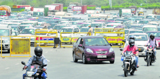 No written orders, chaos reigns at Gurugram-Delhi border